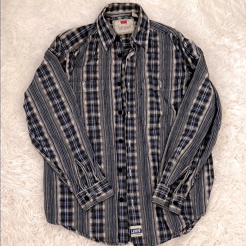 Levi's Men’s Navy Plaid Button Down Shirt